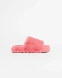 Dillon Geranium Slide